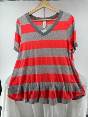 NWT v neck pink and gray tshirt
